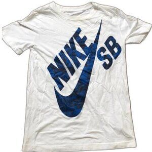 Nike Boys White SB Graphic T-Shirt Youth L Flawed